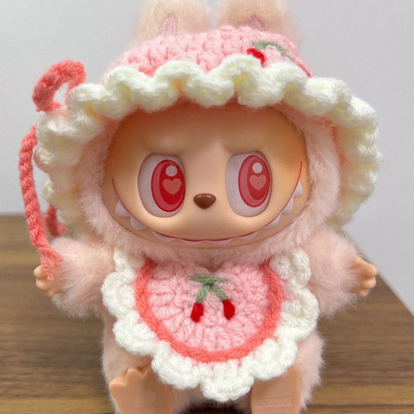 New product hand-crocheted POP MART Labubu baby clothes are suitable for cute factory direct sales wholesale